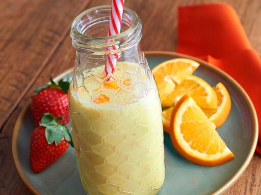 Creamy Orange Smoothiev2strawberries  oranges1200